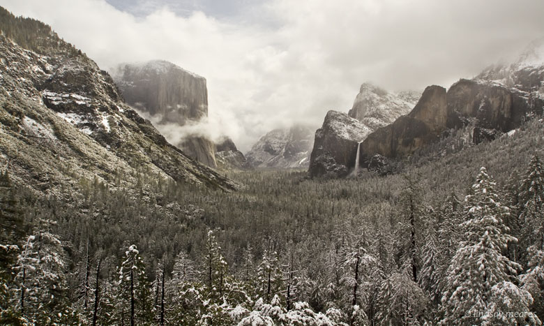 Snowy Yosemite Valley at Tunnel View